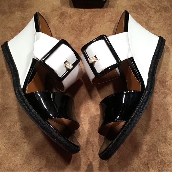 FENDI NIB AUTHENTIC WHITE & BLACK GENUINE PATENT LEATHER WEDGE HEEL SANDALS - Picture 3 of 17